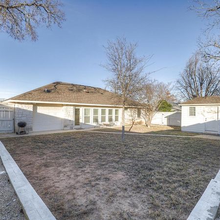 Rustic Charm - 1 Mi To Downtown - Grill And Firepit Villa Fredericksburg Exterior photo